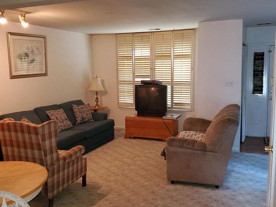 2nd image of 3058 Heathcote Rd