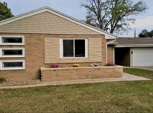 564 S Kennedy Dr, Bradley, IL 60915