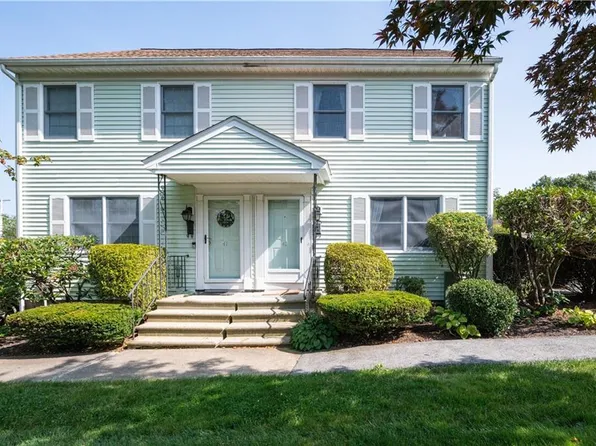 2970 Mendon Rd APT 42, Cumberland, RI 02864