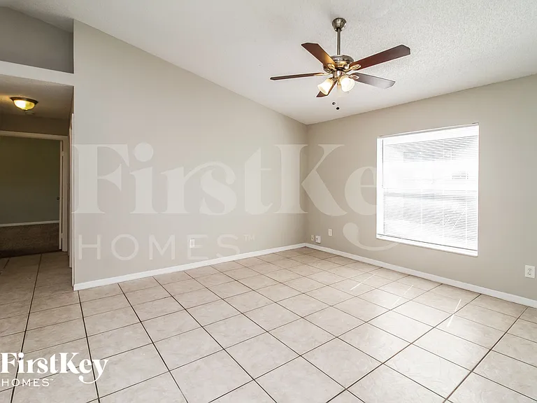 7591 Groveoak Dr — Photo 3