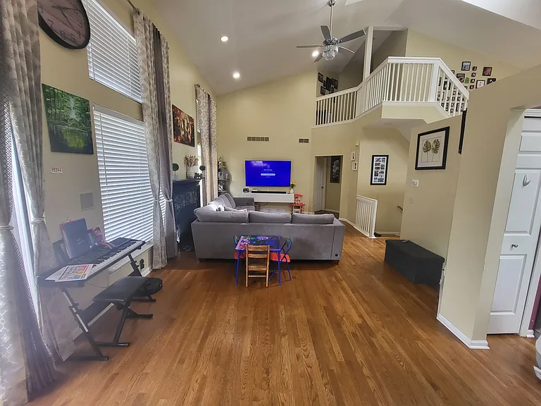3067 Silverbrook Dr — Photo 4