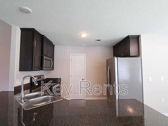 5th image of 1285 Mills Ave