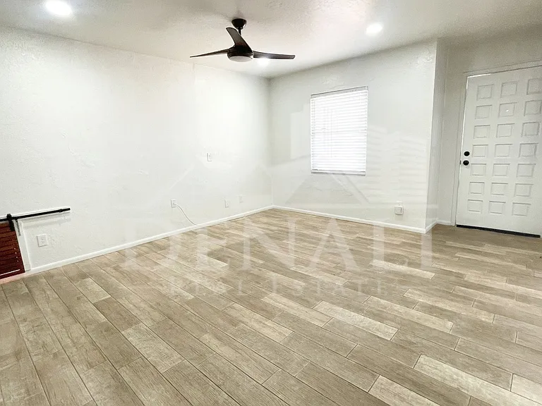 423 S Terry Ln — Photo 5