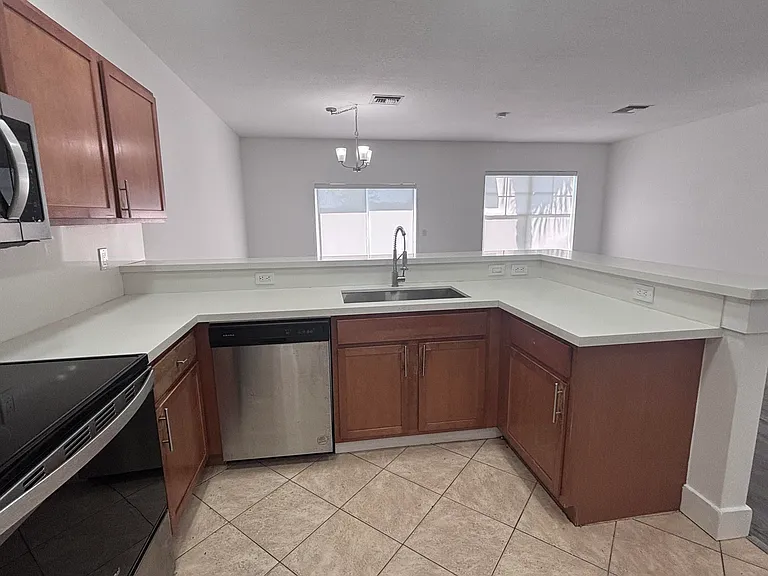 3904 Sabal Way — Photo 5