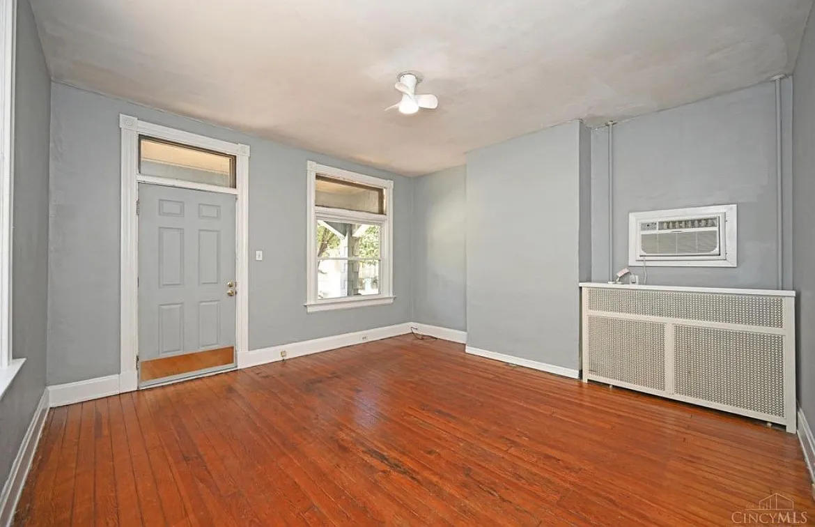 2202 Clifton Ave — Photo 4