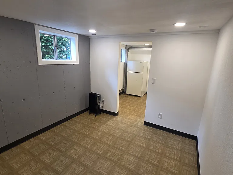 21040 Willamette Dr #3 — Photo 5