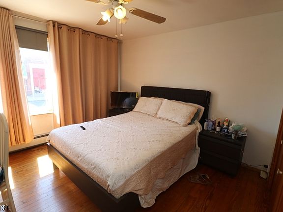 4th image of 119 Pacific St