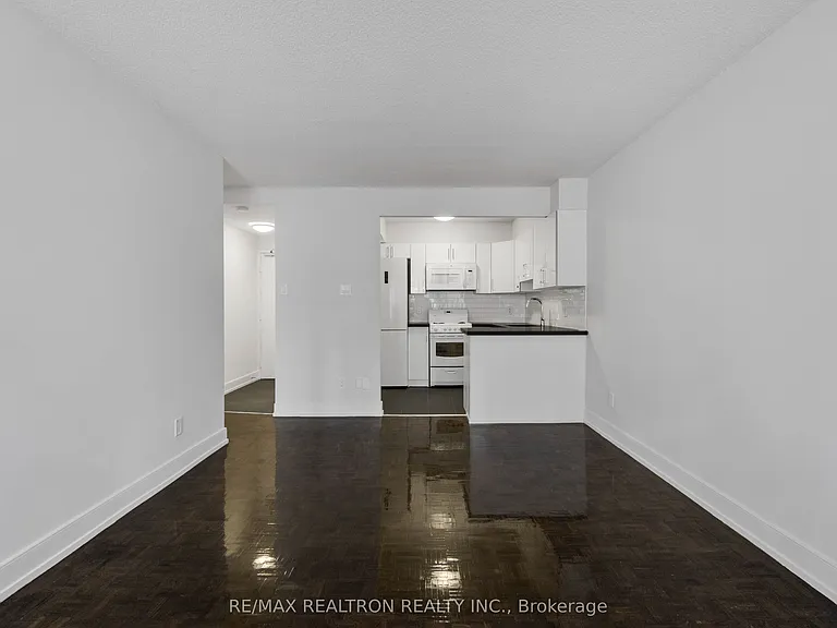 33 Isabella St #511 — Photo 11