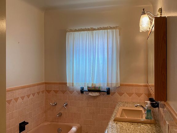 5th image of 4102 Cudahy St
