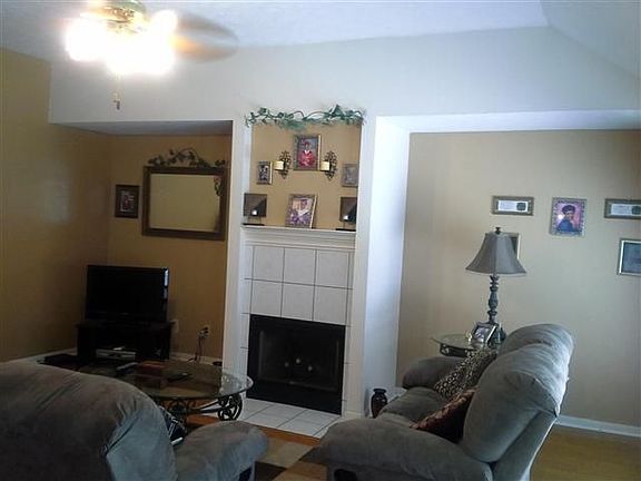 4th image of 7820 Buttercup Ln