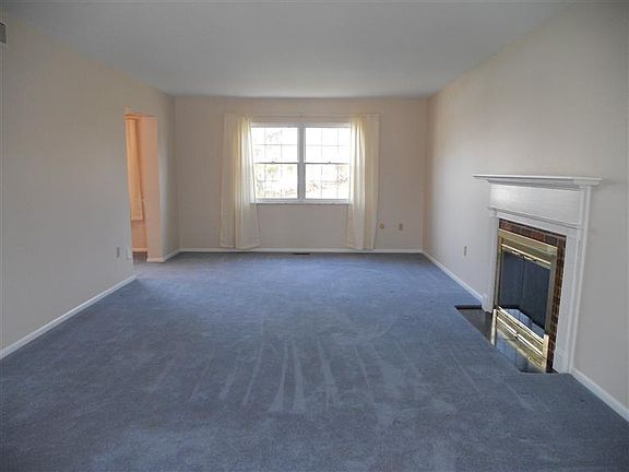 5th image of 6384 Viewmont Dr