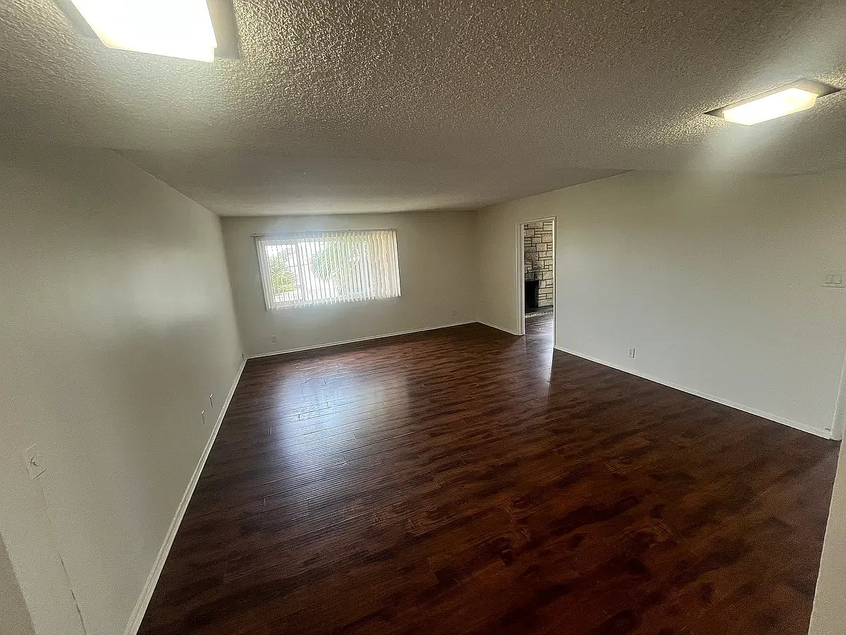 3 bed, 1650 sqft, $3,200 — Photo 2