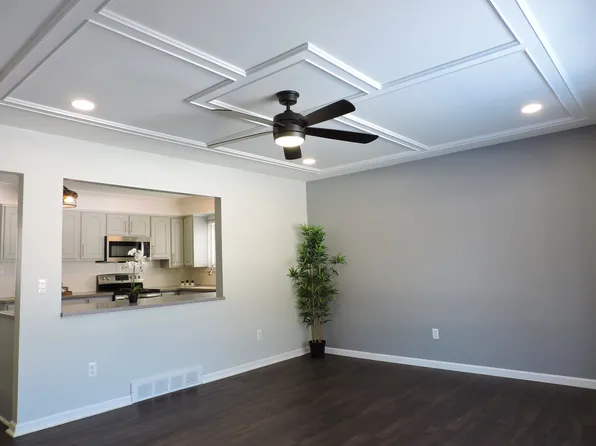 39581 Peters Dr, Canton, MI 48187