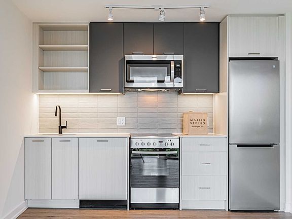 4th image of 2306 Saint Clair Ave W #803