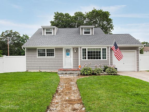 2nd image of 285 Terry Blvd