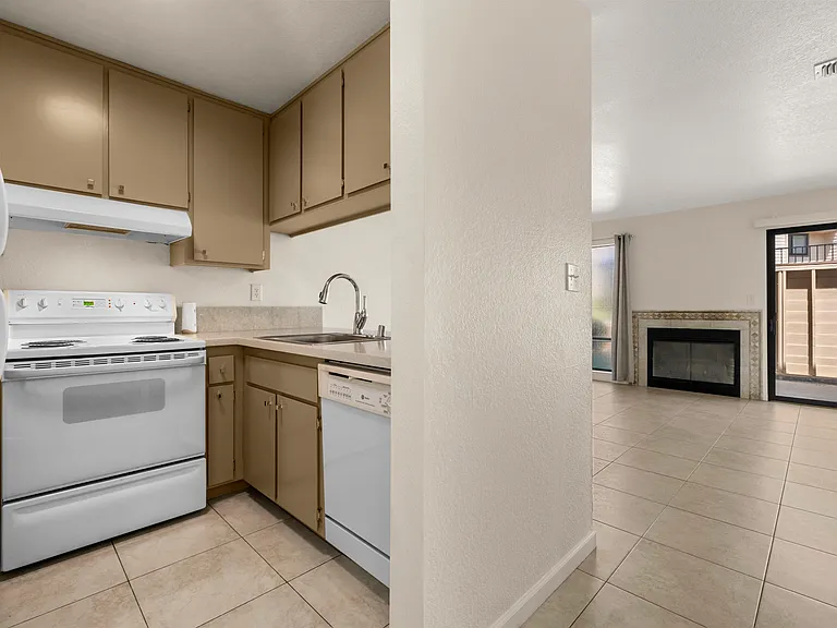 5607 Walnut Ave #9 — Photo 8