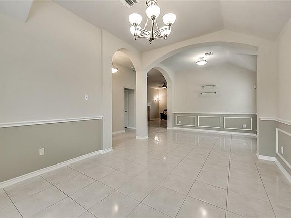 4th image of 1023 Lauren Ln
