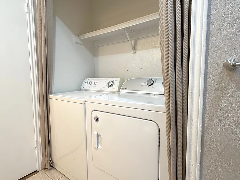 405 Augustine Dr — Photo 18