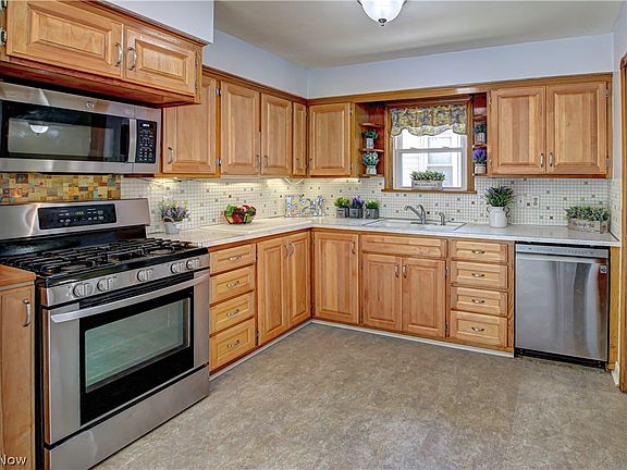 2nd image of 1707 Grovewood Ave
