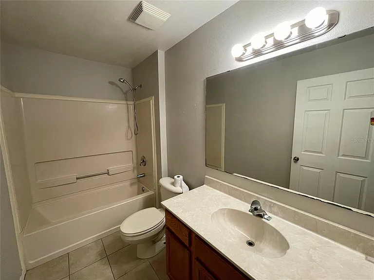 12119 Warwick Cir — Photo 21