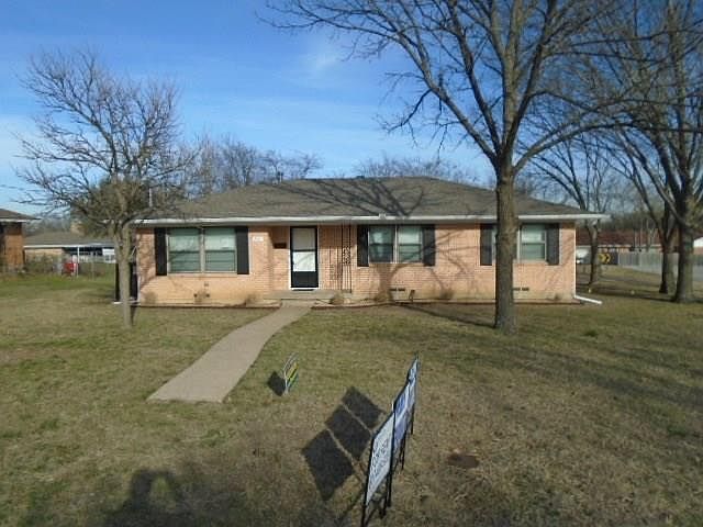 1st image of 200 Larry Dr