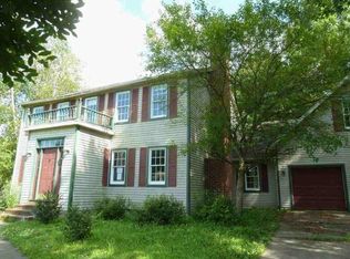 447 Butterfly Ln, Hermitage, PA 16148