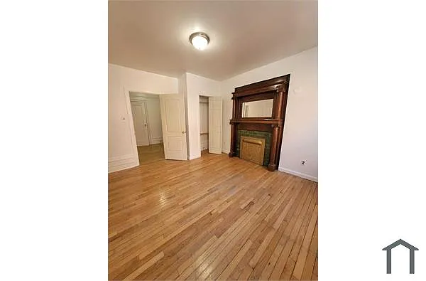 Building Photo - 2026 Ryer Ave #1