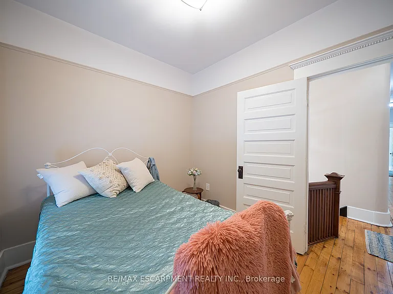 8 William St — Photo 24