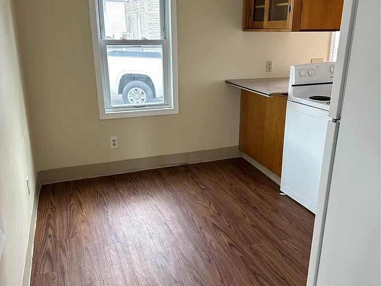 516 E Main St #1 — Photo 7