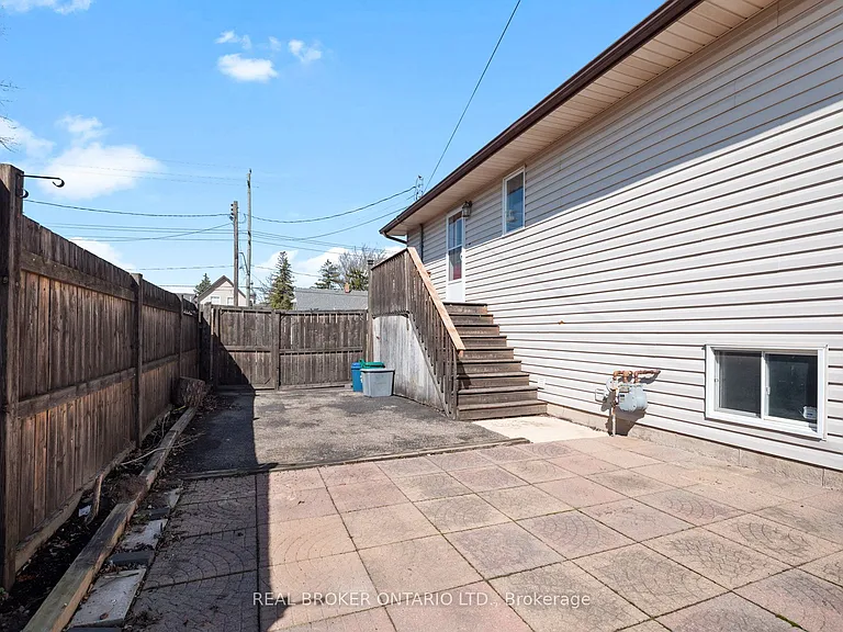 379 Southworth St S — Photo 5