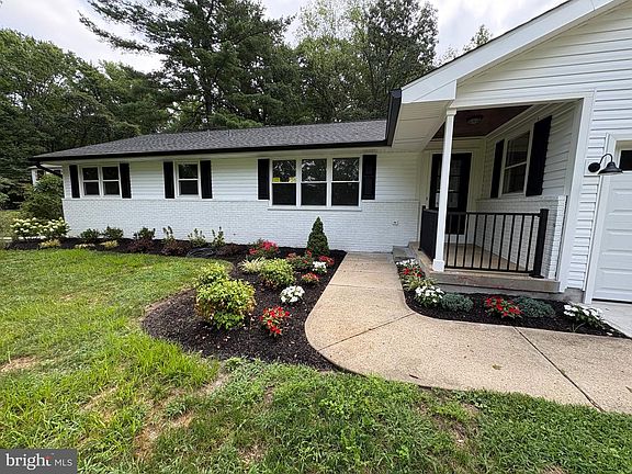 3rd image of 28034 Gaunts Bridge Rd