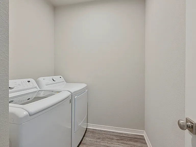 Cooner Residenace — Photo 20