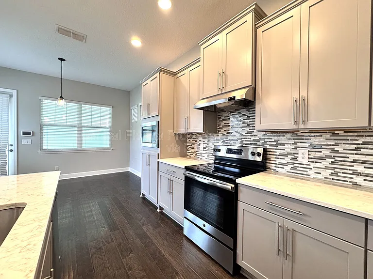 13808 Chauvin Ave — Photo 8