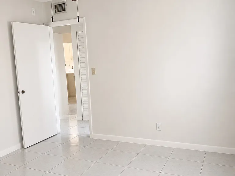 2238 Monroe St #111 — Photo 5