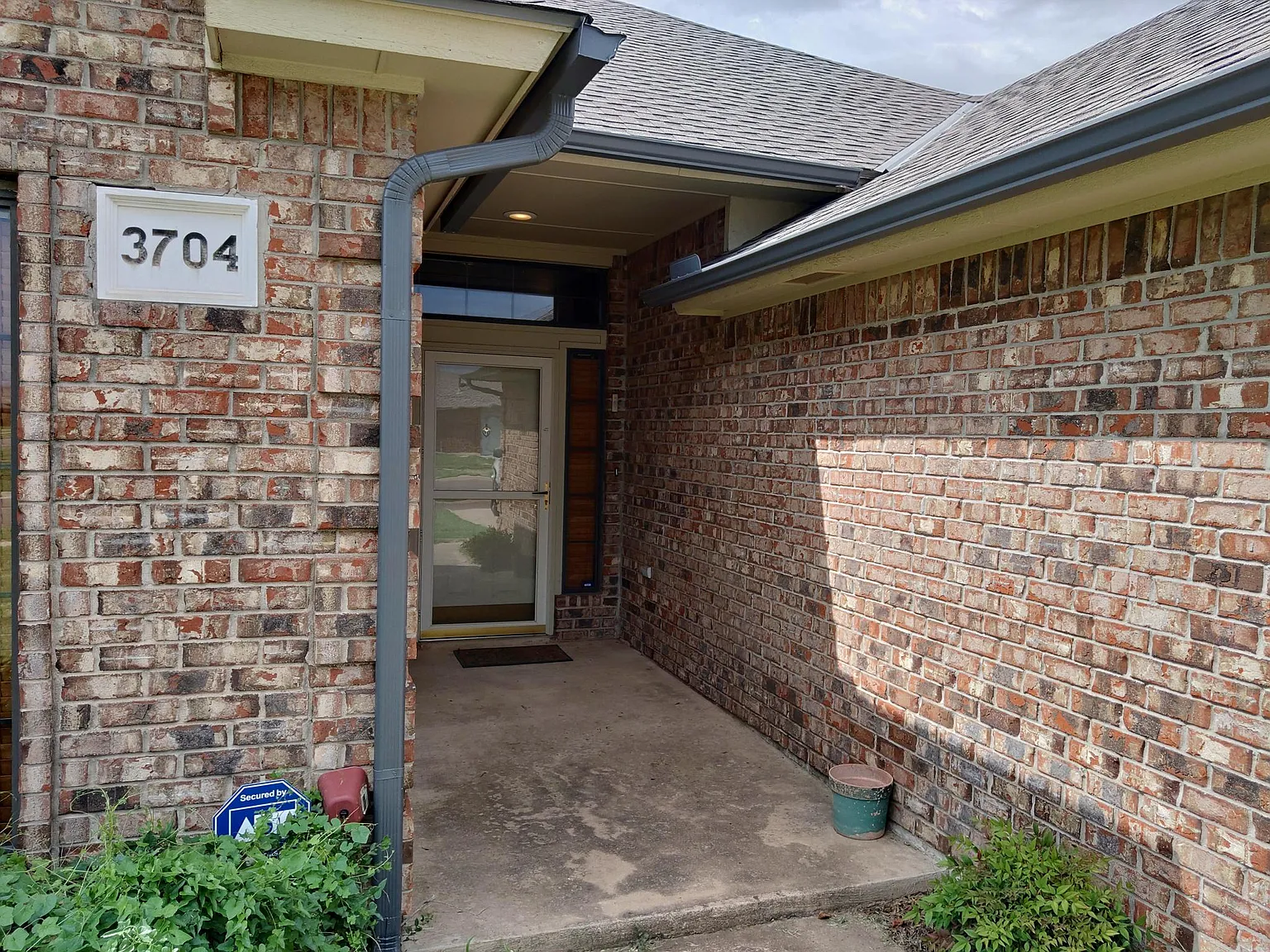 3 bed, 1698 sqft, $1,720 — Photo 3