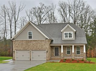 426 Meadowfield Run, Clemmons, NC 27012