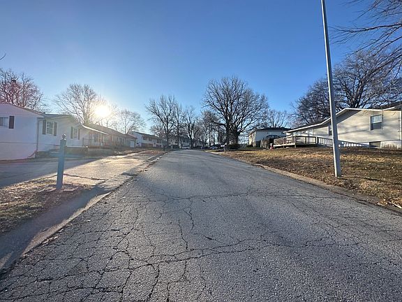 5th image of 1931 S Belmont Blvd