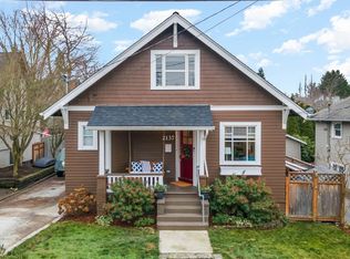 2137 N 61st St, Seattle, WA 98103