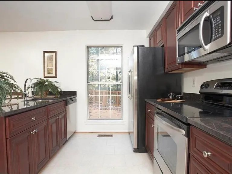 15043 Shamrock Ridge Rd — Photo 6