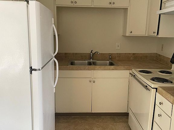 2nd image of 1671 Merrill Dr APT D