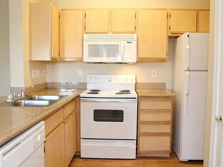 Avalon at Seven Hills — Photo 10