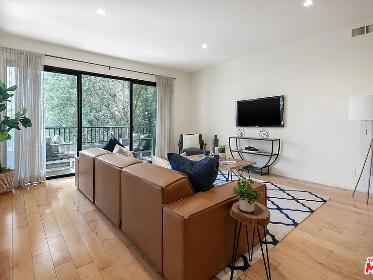 1506 S Bentley Ave #308 — Photo 9