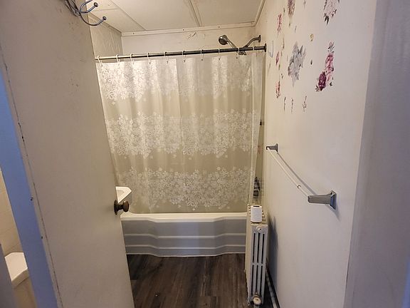 4th image of 1430 Burtner Rd APT 100