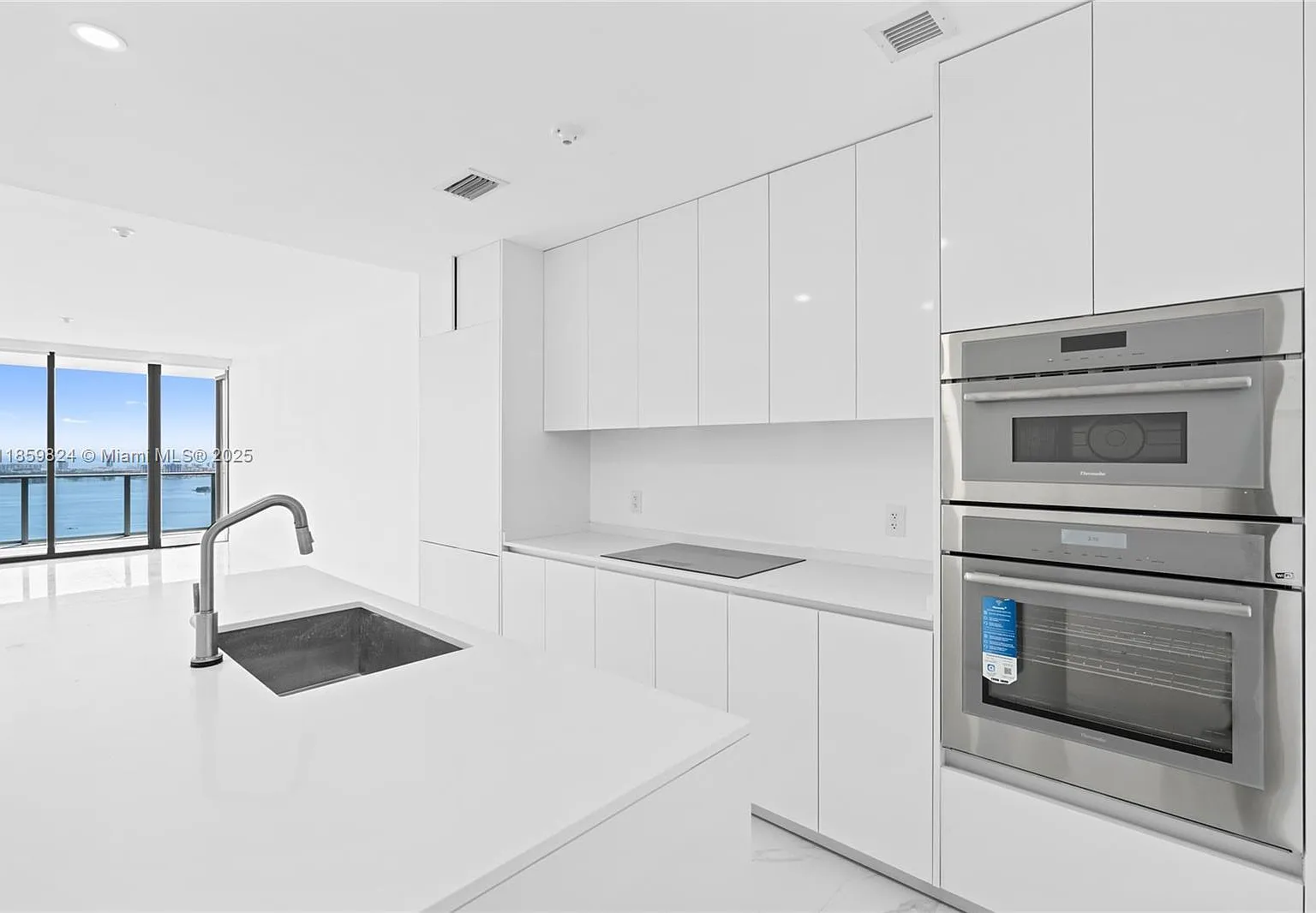 2 bed, 1545 sqft, $9,500 — Photo 4