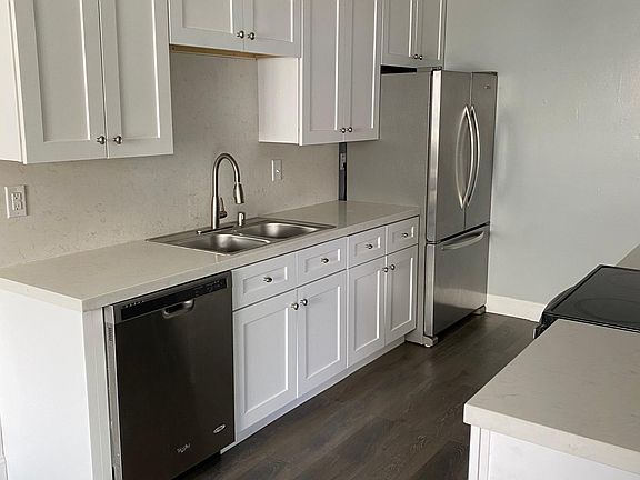2nd image of 1440 Gordon St #4