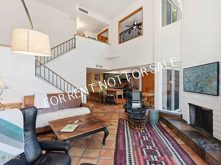 2824 E Sierra Vista Rd — Photo 9