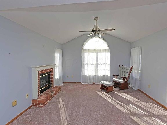 3rd image of 14 Woodberry Dr