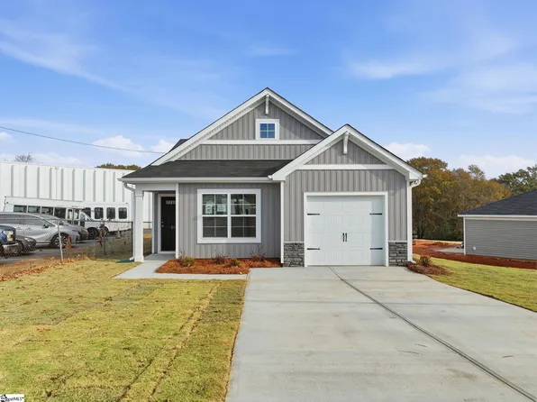 25 New Durham Bridge Rd, Greenville, SC 29611