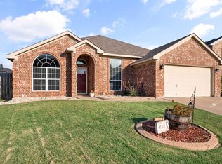 613 Manchester Dr, Mansfield, TX 76063