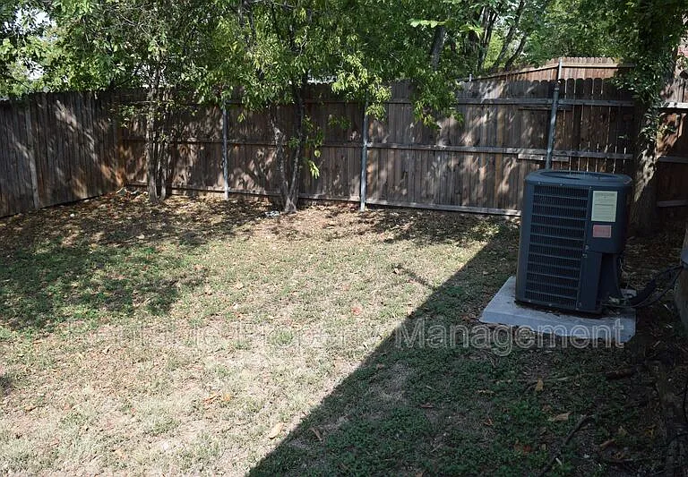 8028 Doreen Ave — Photo 21